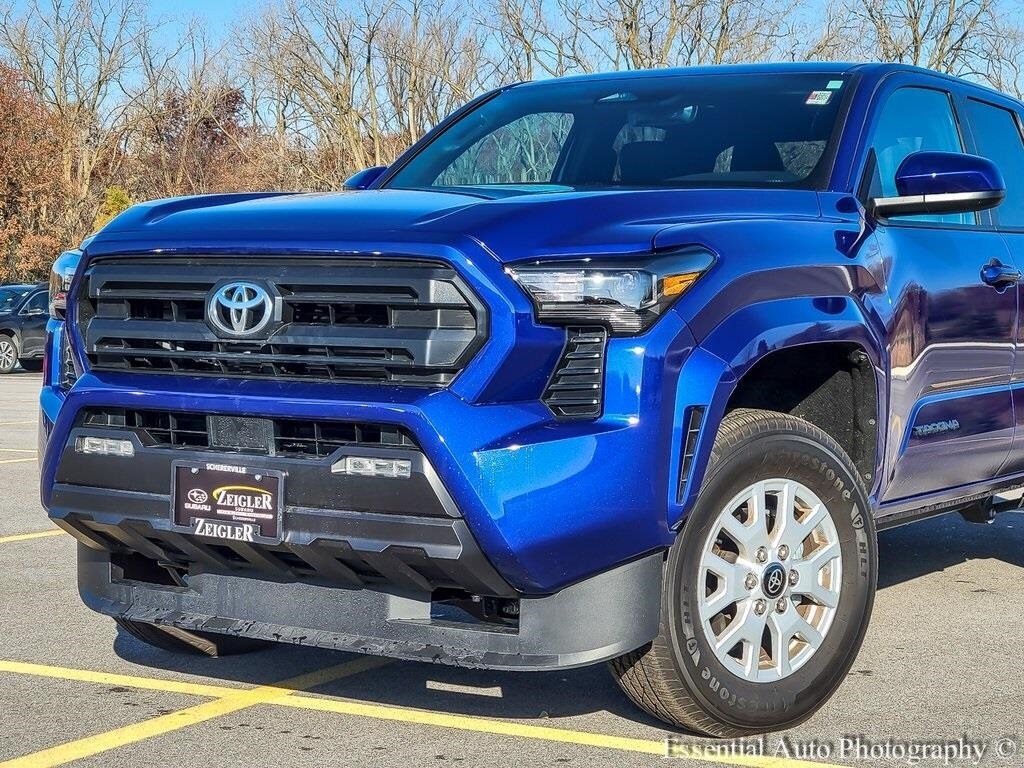 2025 Toyota Tacoma Double Cab photo 2