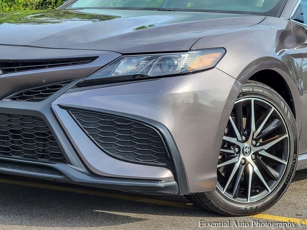 2023 Toyota Camry Hybrid SE photo 3