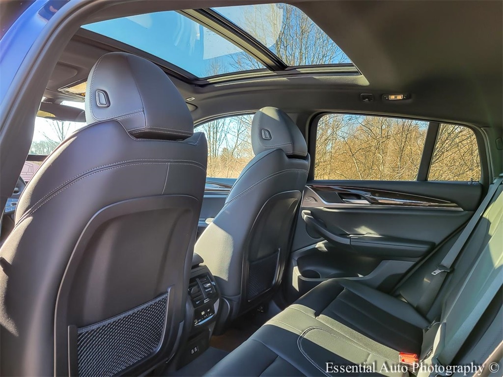 2023 BMW X4 - Image 12