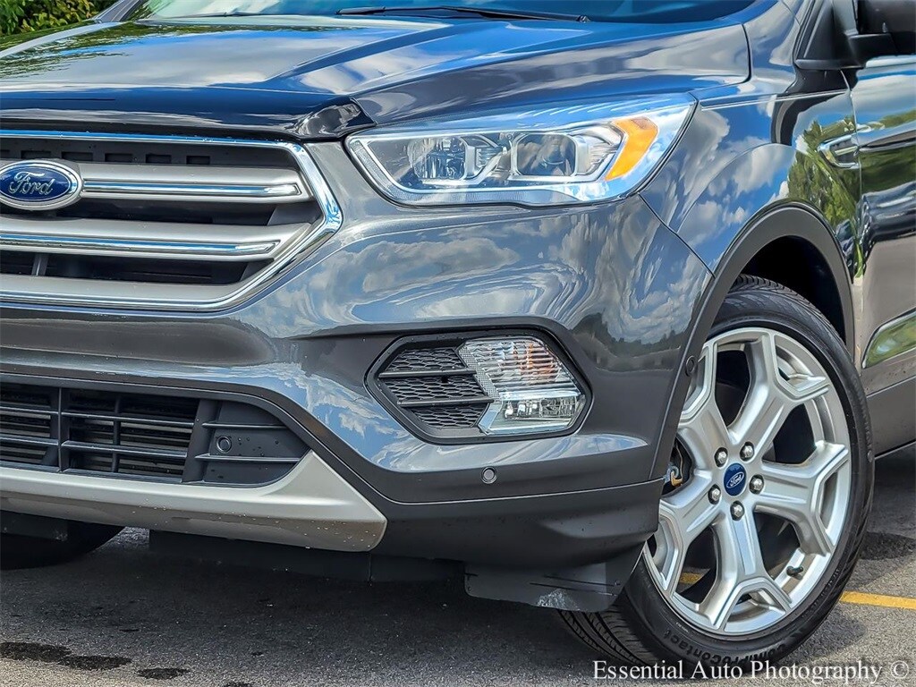 2019 Ford Escape Titanium photo 3