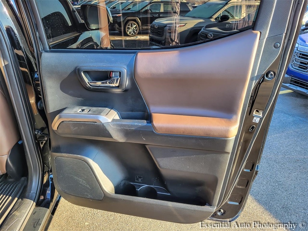 2017 TOYOTA TACOMA - Image 28