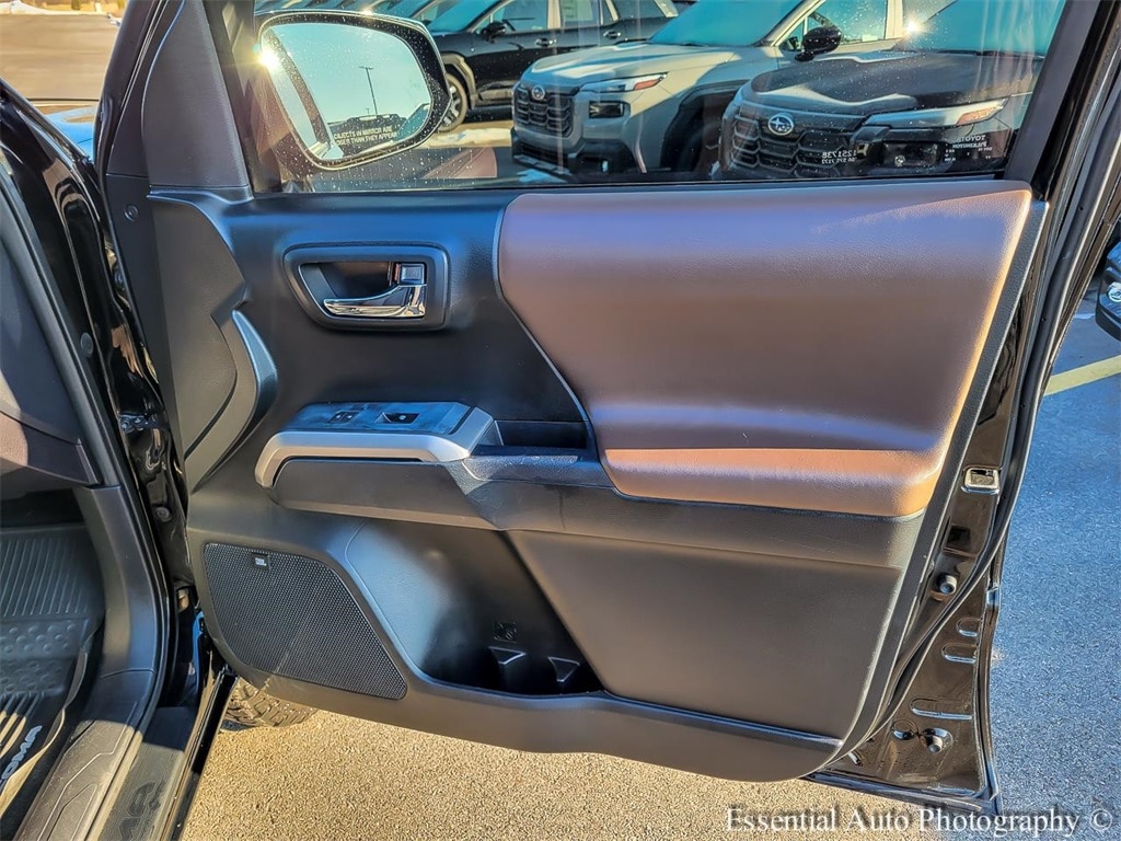 2017 TOYOTA TACOMA - Image 29