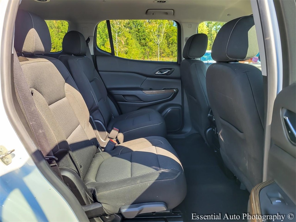 2023 GMC ACADIA - Image 31