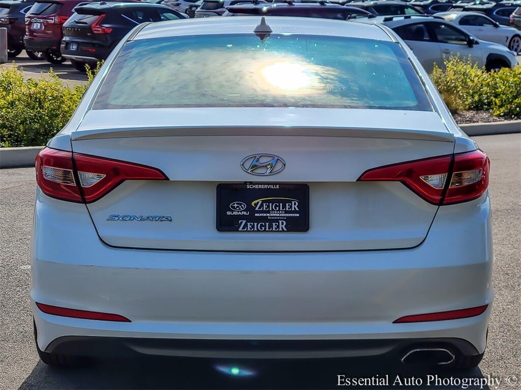 2015 Hyundai Sonata SE photo 3