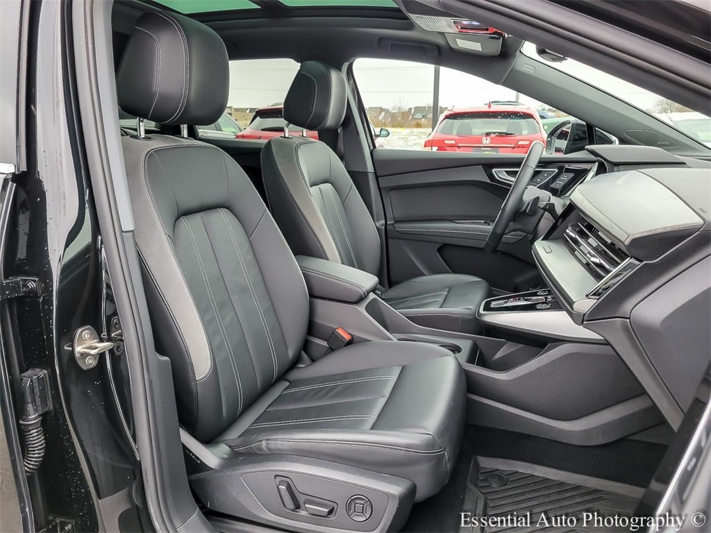 2022 AUDI Q4 - Image 34