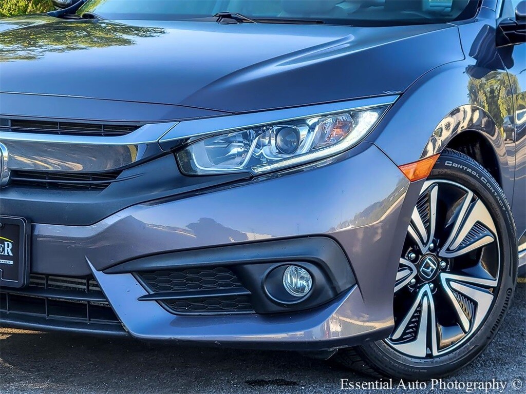 2018 Honda Civic EX-T photo 2