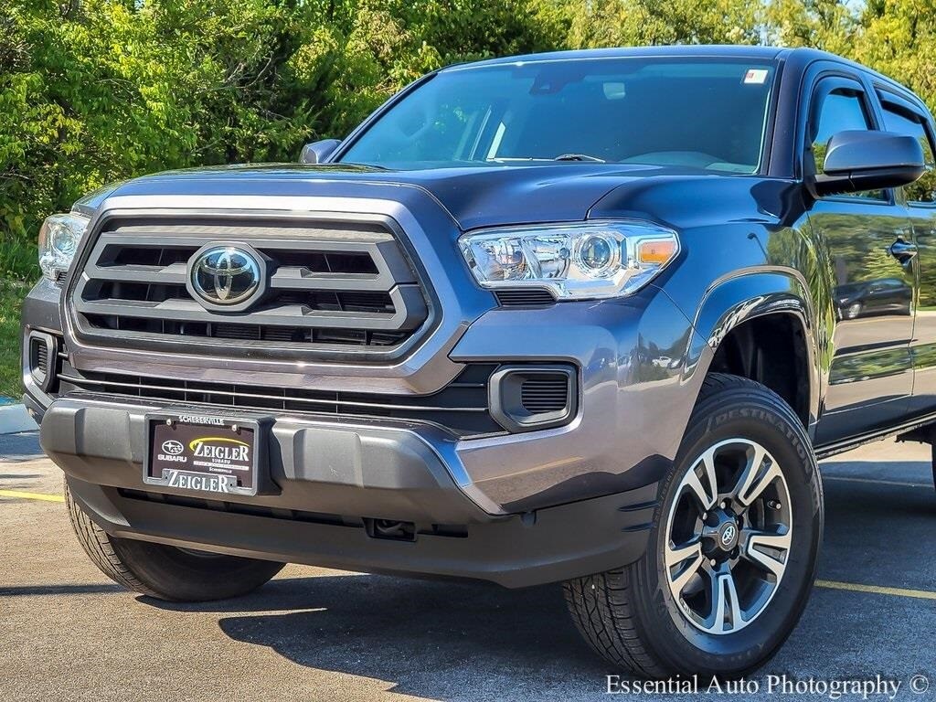 2020 Toyota Tacoma SR5 photo 2