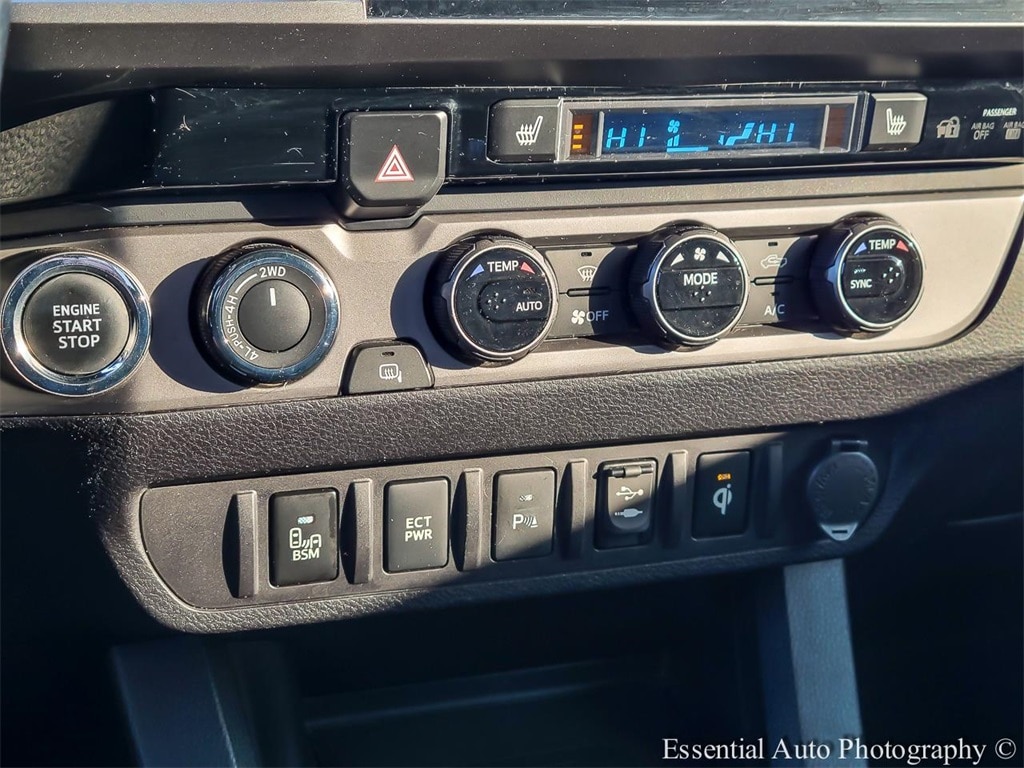 2017 TOYOTA TACOMA - Image 20