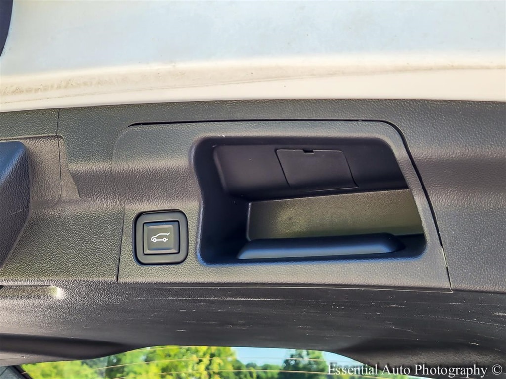 2023 GMC ACADIA - Image 29