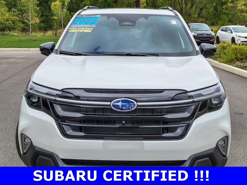 2025 Subaru Forester Touring photo 3