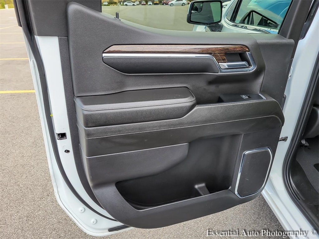 2024 GMC SIERRA - Image 25