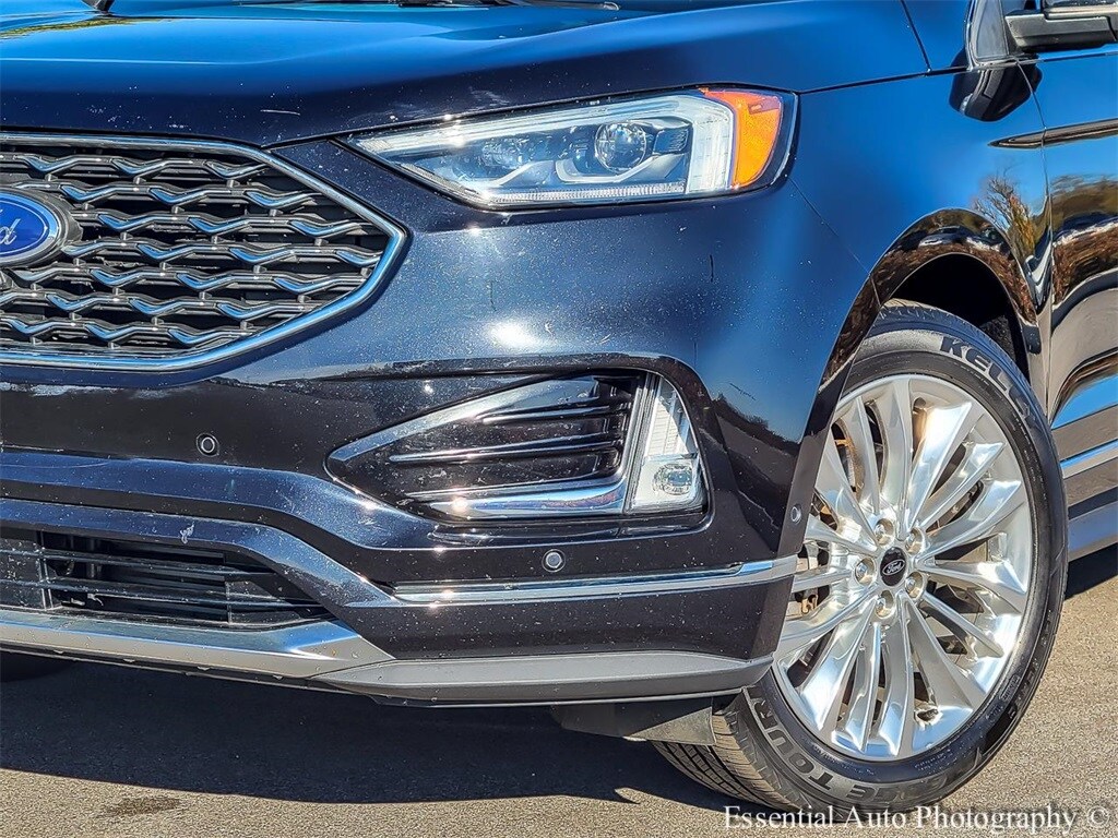 2020 Ford Edge Titanium photo 3