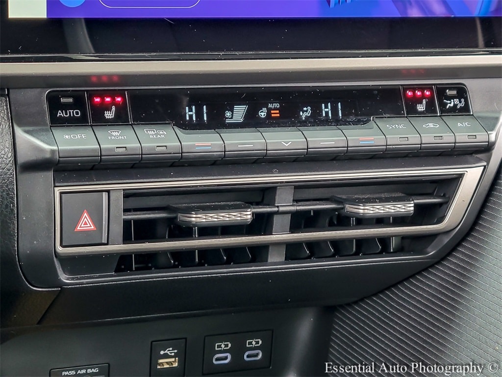 2025 TOYOTA CAMRY - Image 22