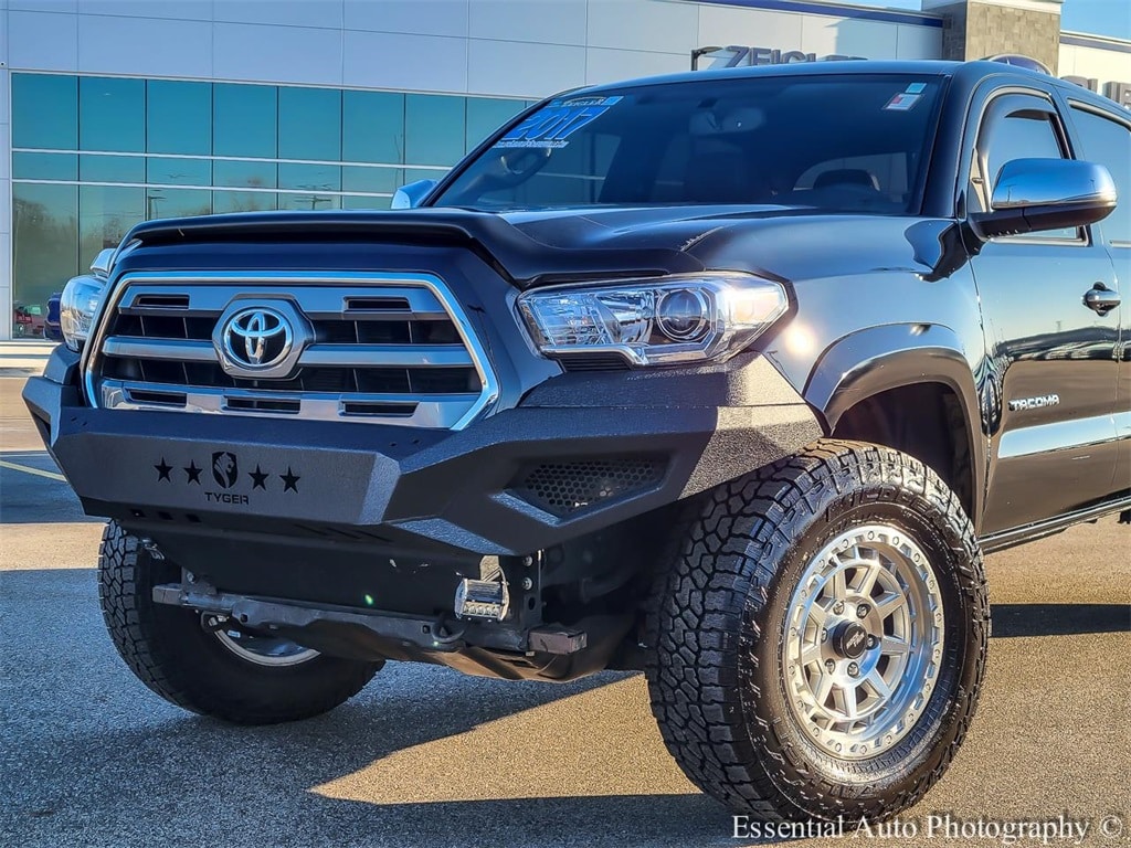 2017 TOYOTA TACOMA - Image 2