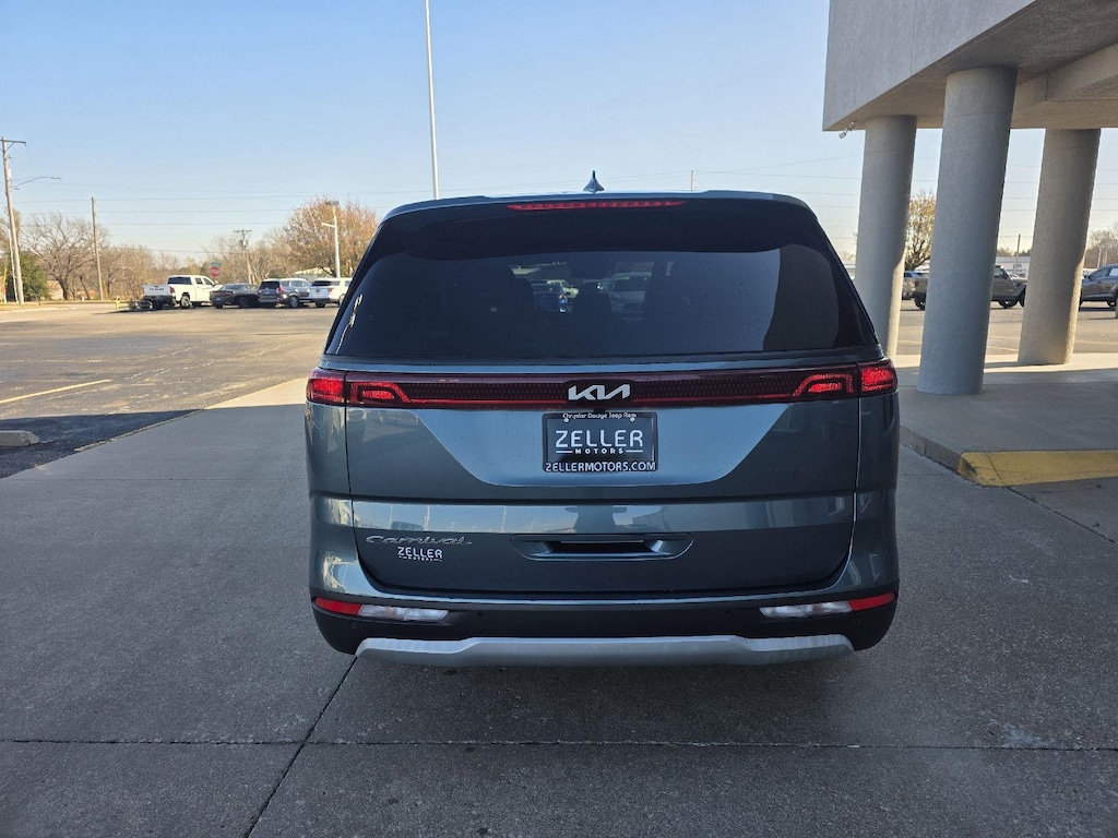 Used 2022 Kia Carnival EX Van