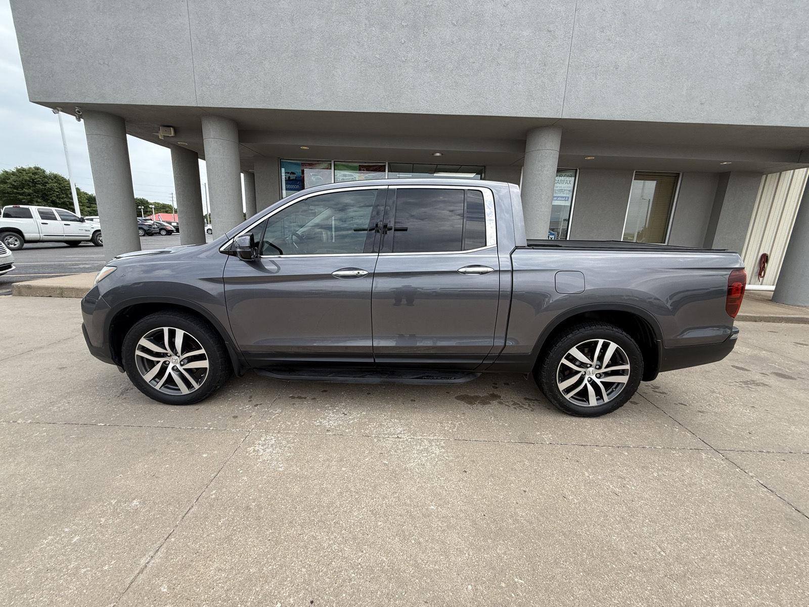 Used 2019 Honda Ridgeline RTL-E with VIN 5FPYK3F79KB025218 for sale in Arkansas City, KS