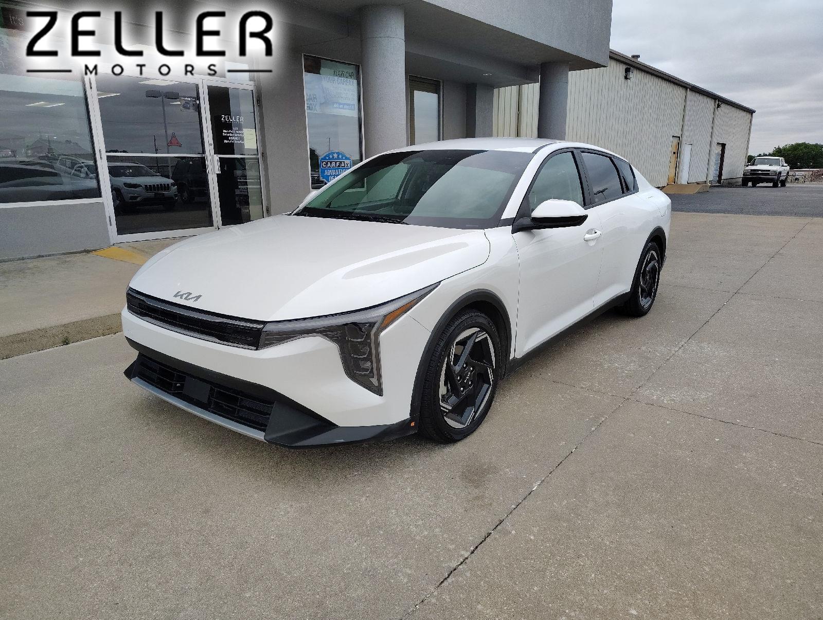 2025 Kia K4 EX AT's photo