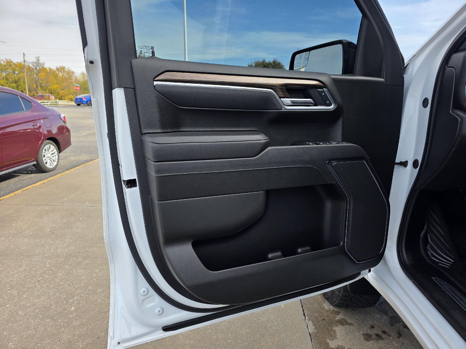 2025 Chevrolet Silverado 1500 LT Trail Boss - Photo 13
