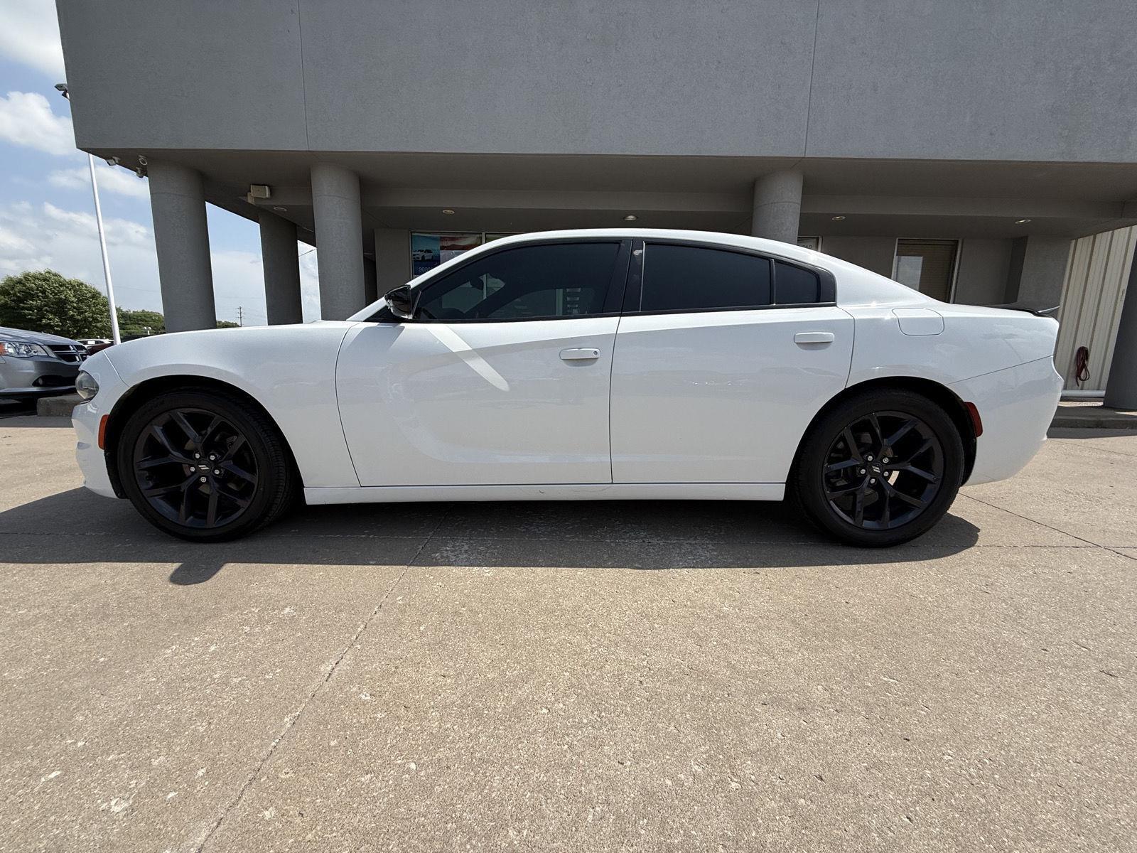 Used 2020 Dodge Charger SXT with VIN 2C3CDXBG9LH102440 for sale in Arkansas City, KS