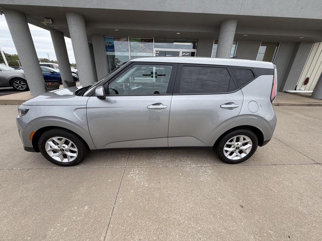 Used 2023 Kia Soul LX Hatchback