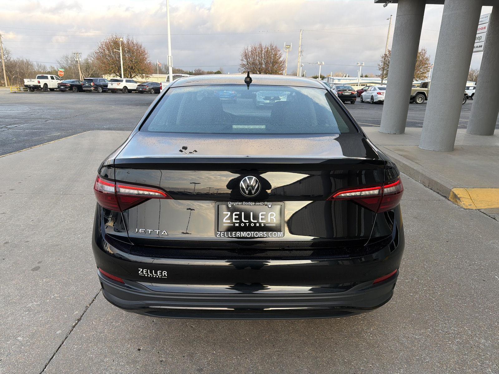 2024 Volkswagen Jetta S photo 4