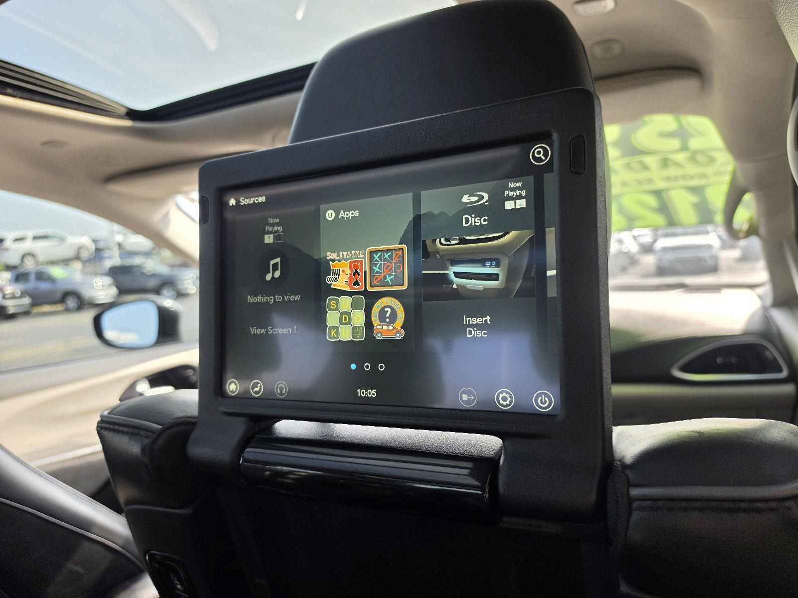 2020 Chrysler Pacifica Hybrid Limited - Photo 46