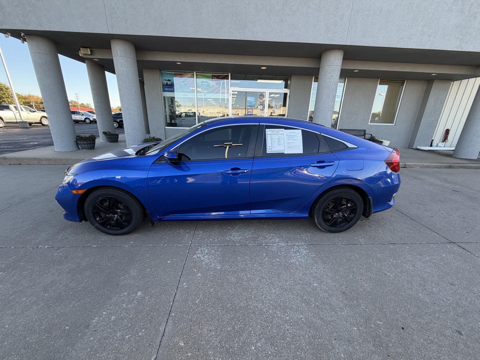 Used 2020 Honda Civic LX with VIN 19XFC2F61LE008421 for sale in Arkansas City, KS