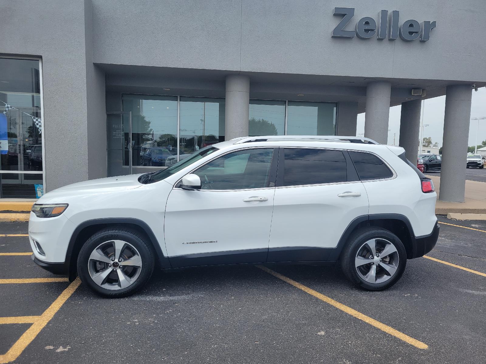 Used 2020 Jeep Cherokee Limited with VIN 1C4PJLDB0LD504716 for sale in Arkansas City, KS