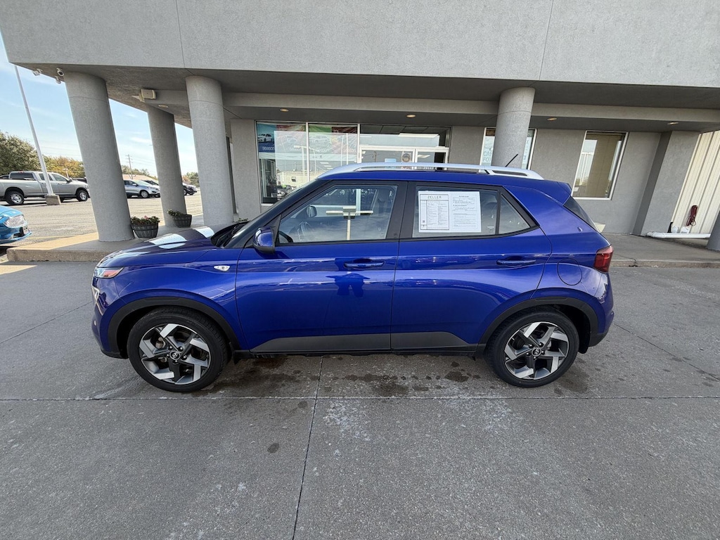 Used 2023 Hyundai Venue Limited SUV