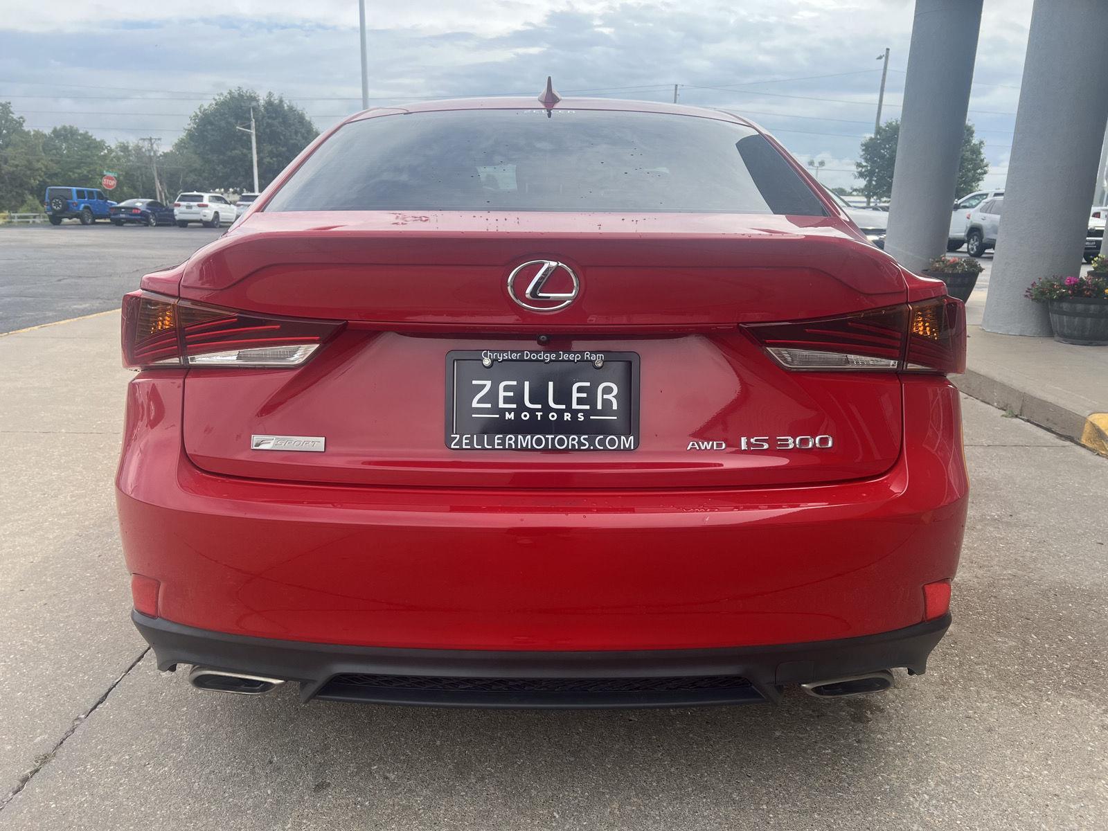2018 Lexus IS 300 F SPORT photo 4