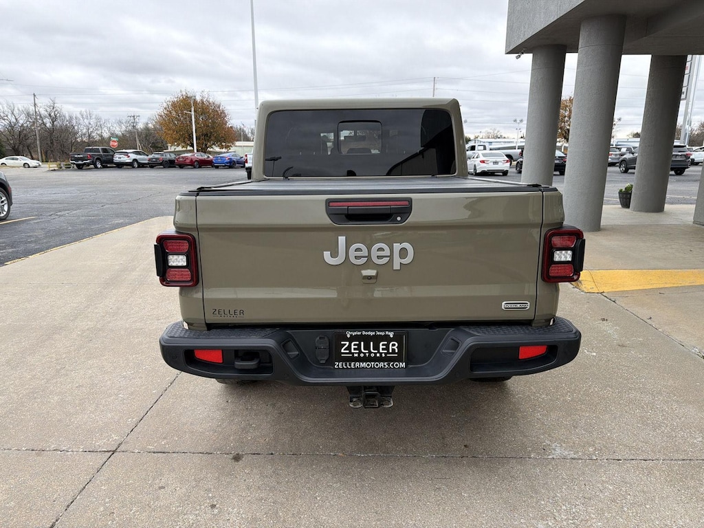 Used 2020 Jeep Gladiator Overland Truck