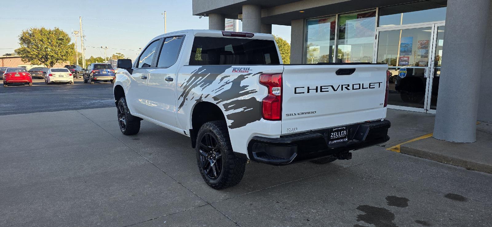 2025 Chevrolet Silverado 1500 LT Trail Boss photo 3