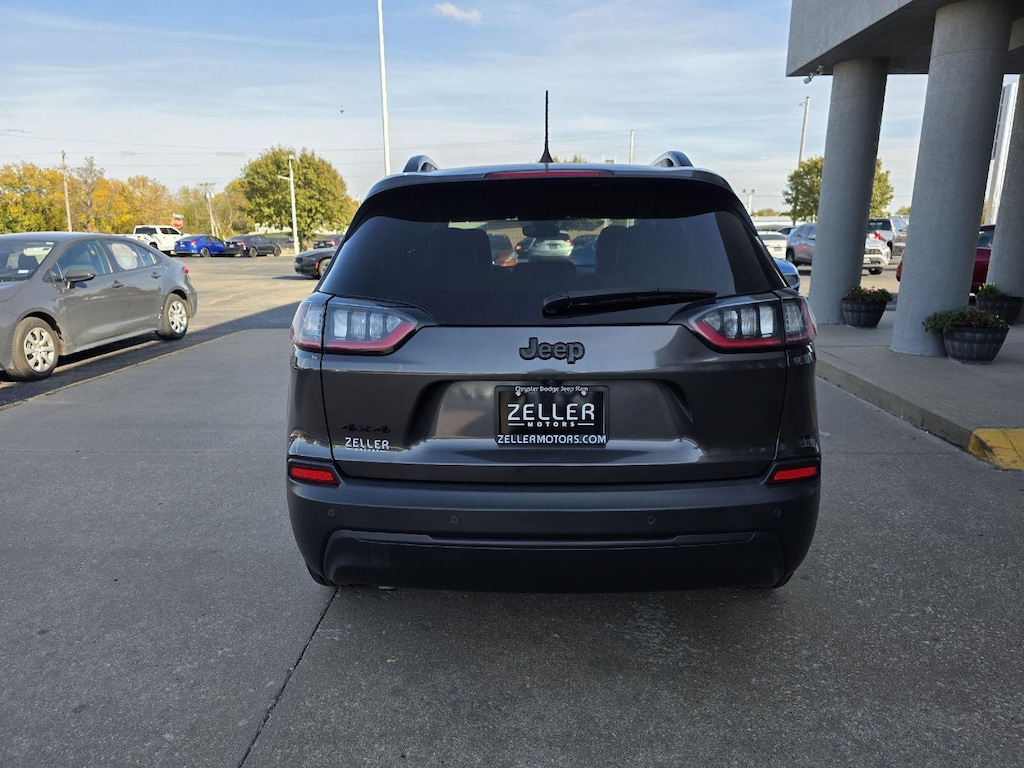 Used 2023 Jeep Cherokee Altitude Lux SUV