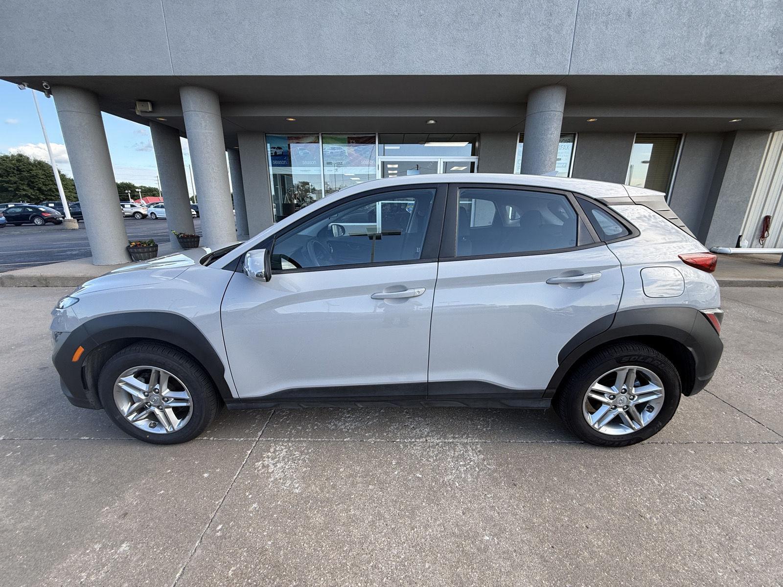 Used 2023 Hyundai Kona SE with VIN KM8K22AB8PU039724 for sale in Arkansas City, KS