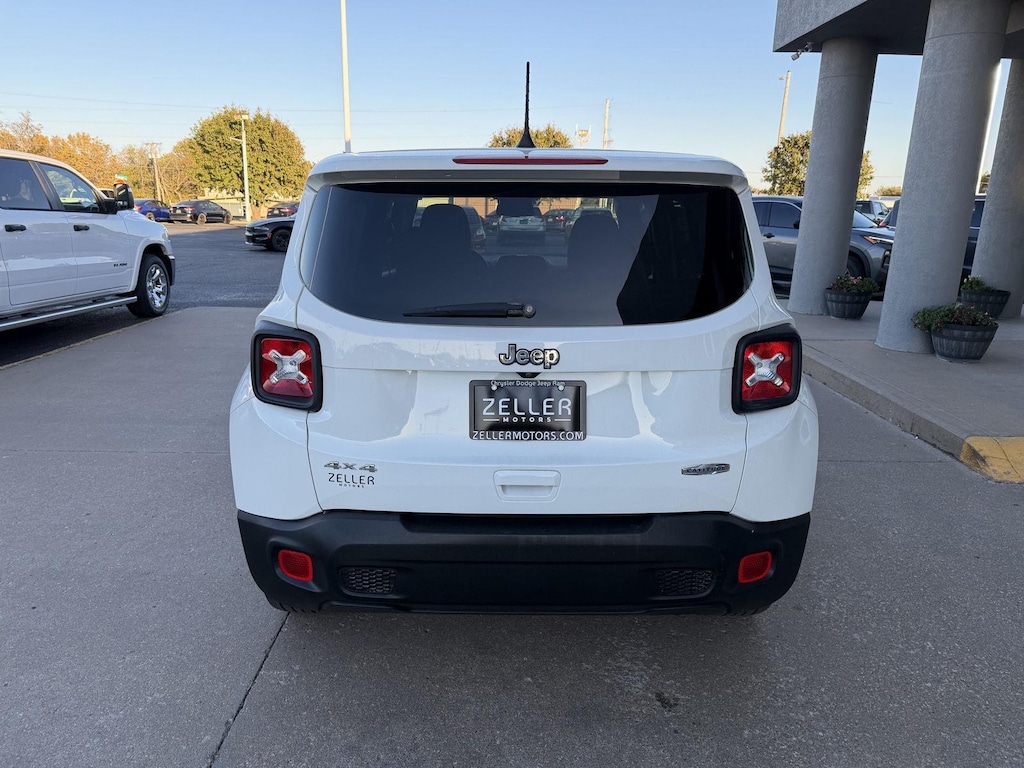 Used 2022 Jeep Renegade Latitude SUV
