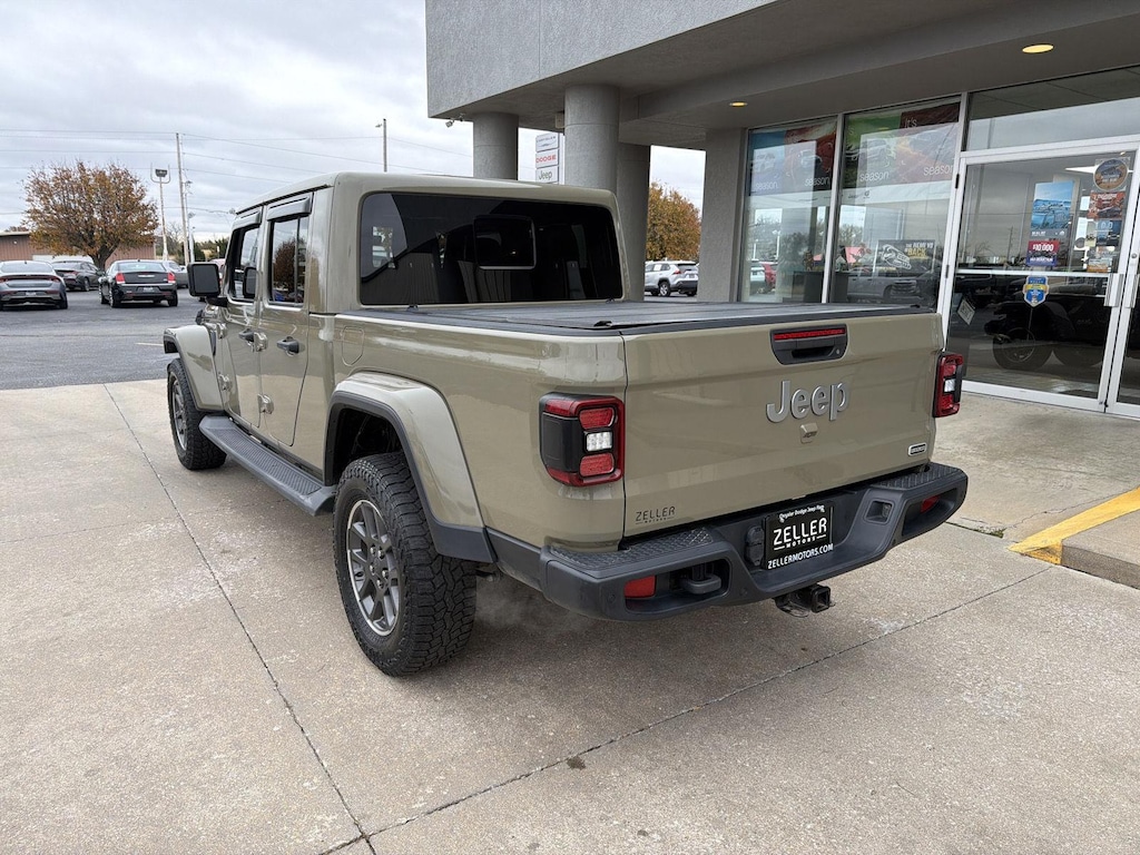 Used 2020 Jeep Gladiator Overland Truck