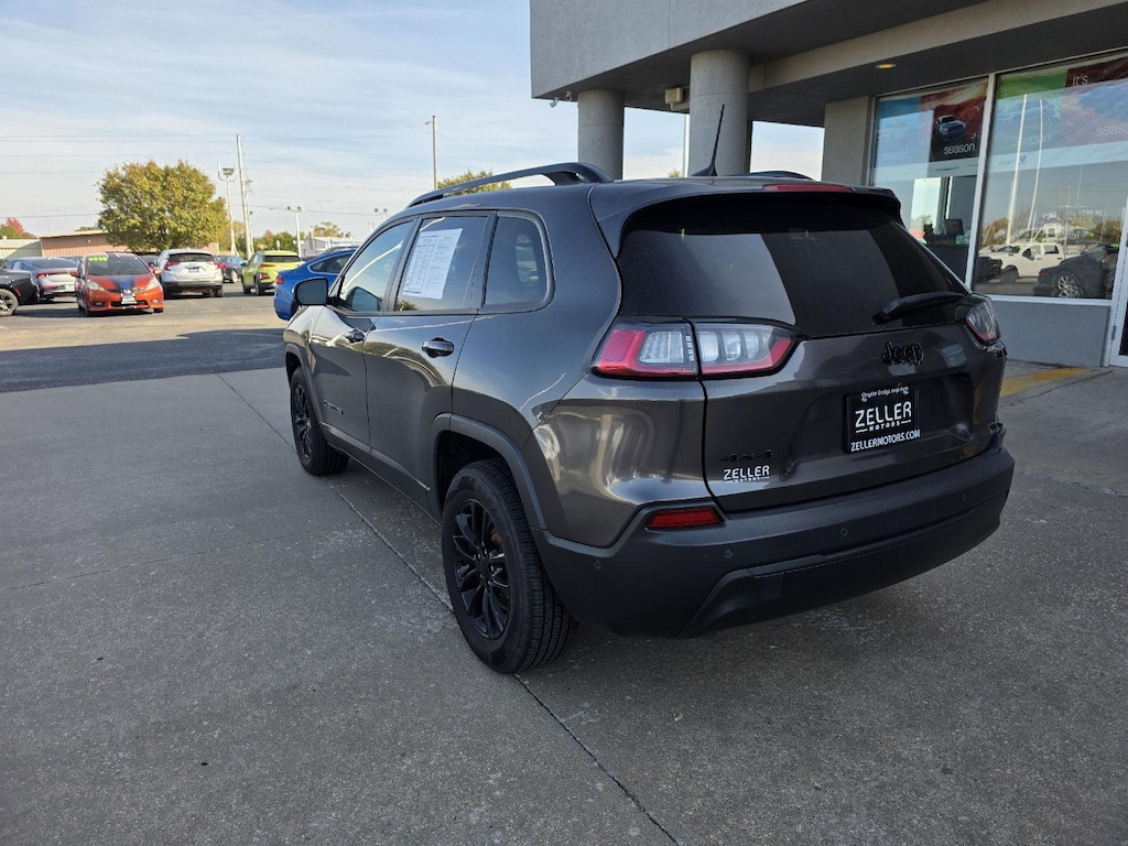 Used 2023 Jeep Cherokee Altitude Lux SUV