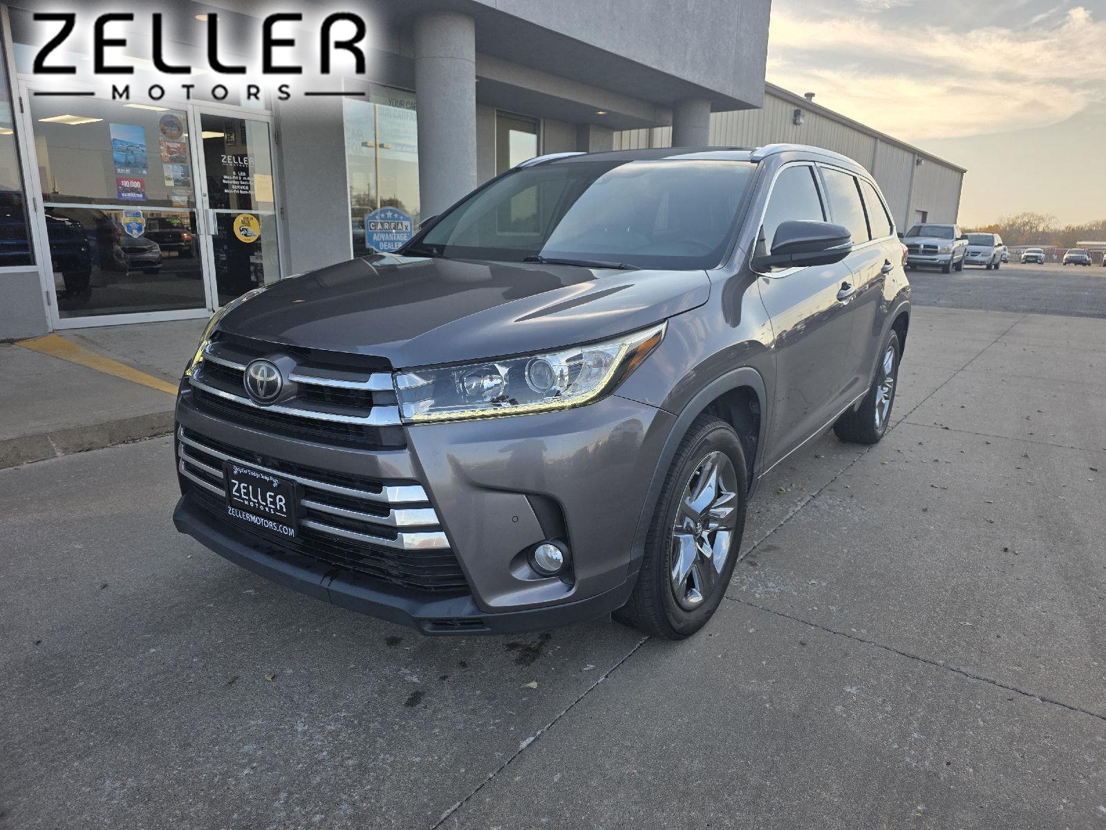 2018 Toyota Highlander Limited Platinum's photo