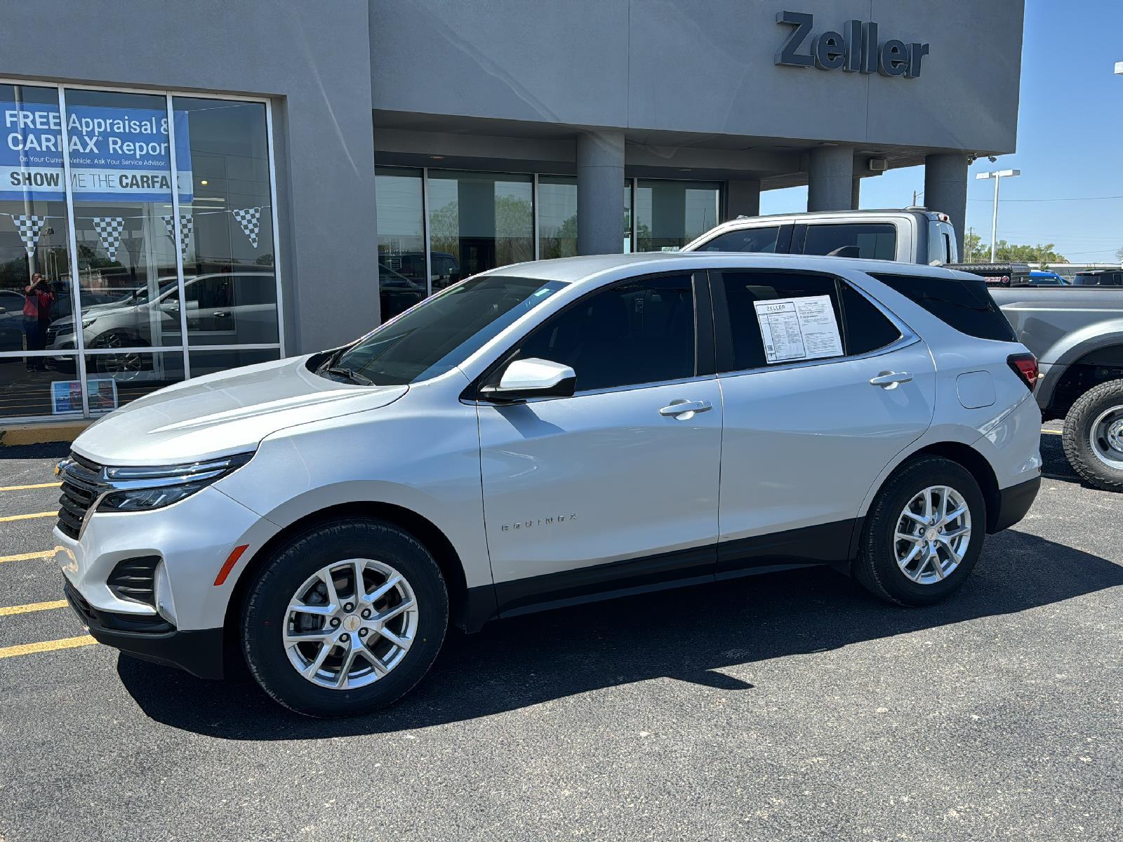 Used 2022 Chevrolet Equinox LT with VIN 3GNAXKEV2NL136745 for sale in Arkansas City, KS