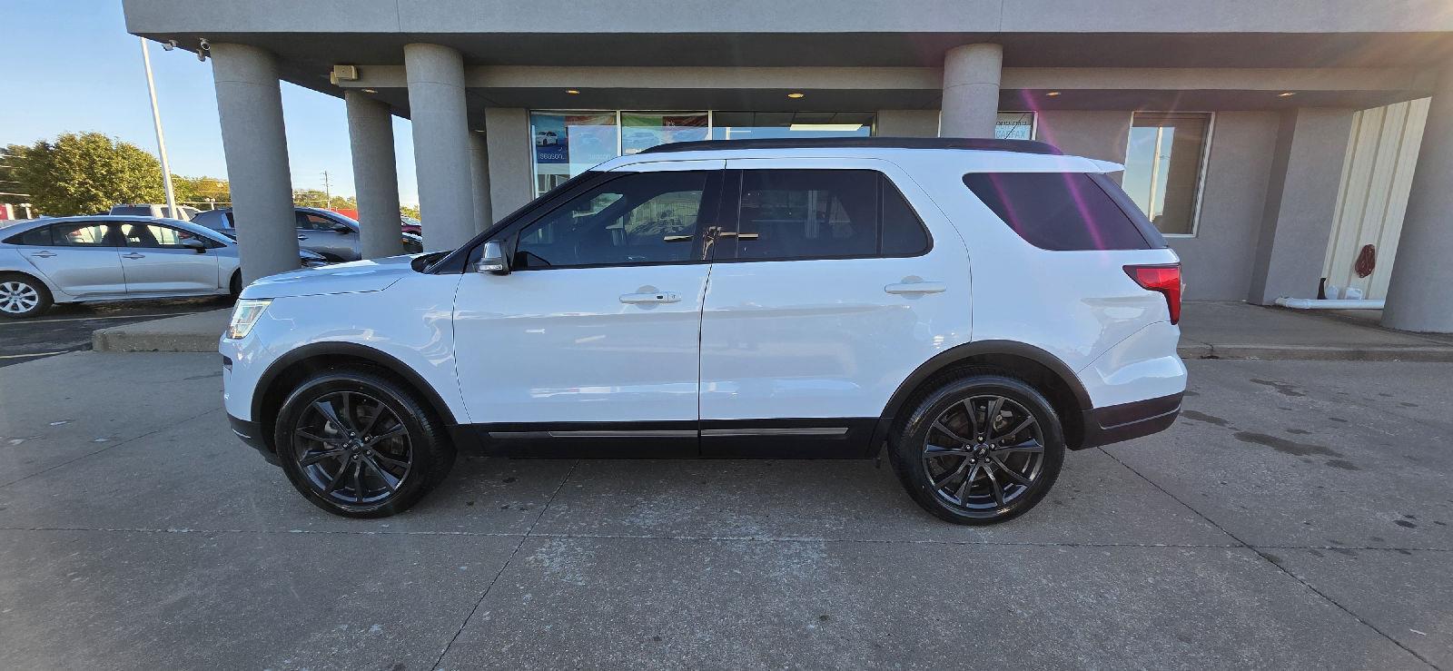 Used 2019 Ford Explorer XLT with VIN 1FM5K7DH9KGB20667 for sale in Arkansas City, KS