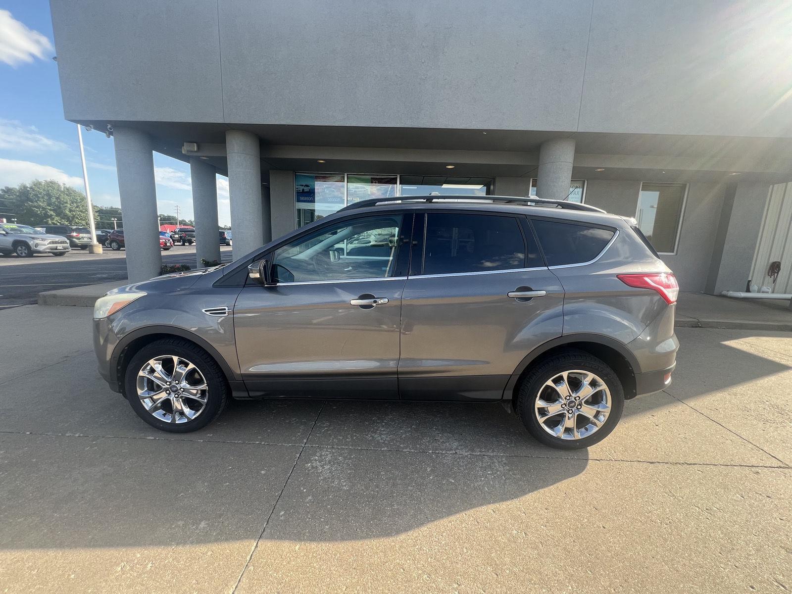 2013 Ford Escape SEL photo 2