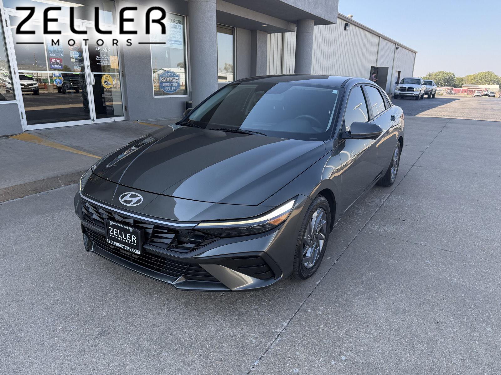 2024 Hyundai Elantra SEL's photo