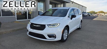 2026 Chrysler Pacifica Select Passenger Van