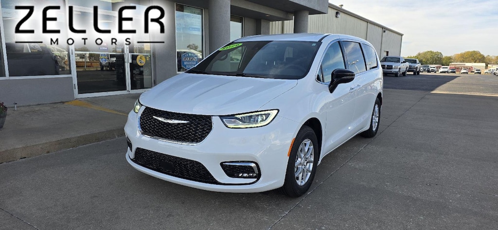 New 2026 Chrysler Pacifica Select Passenger Van