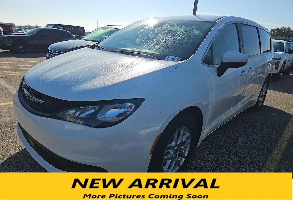 Used 2022 Chrysler Voyager LX FWD