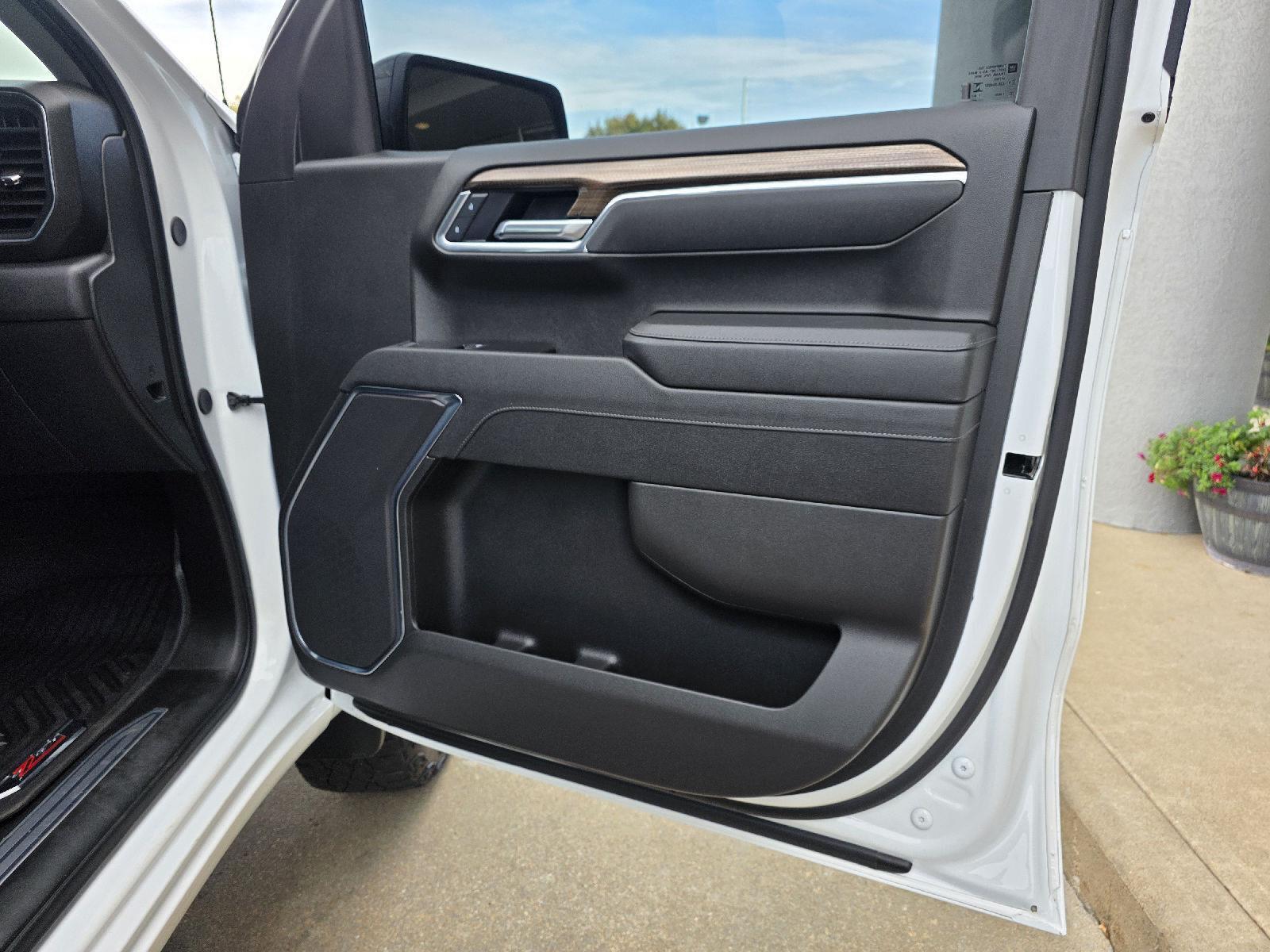 2025 Chevrolet Silverado 1500 LT Trail Boss - Photo 29