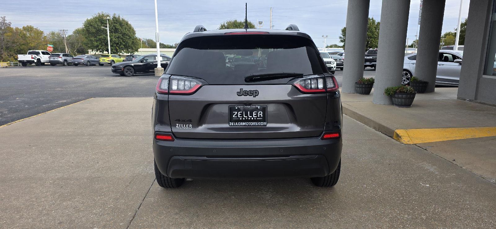 2023 Jeep Cherokee Altitude Lux photo 4