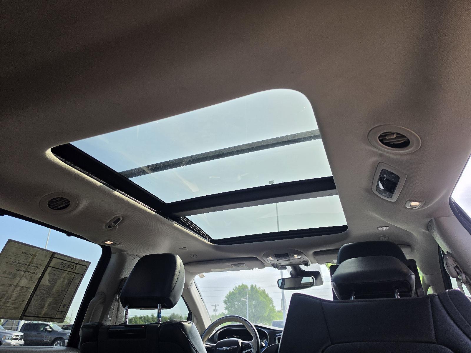 2020 Chrysler Pacifica Hybrid Limited - Photo 57