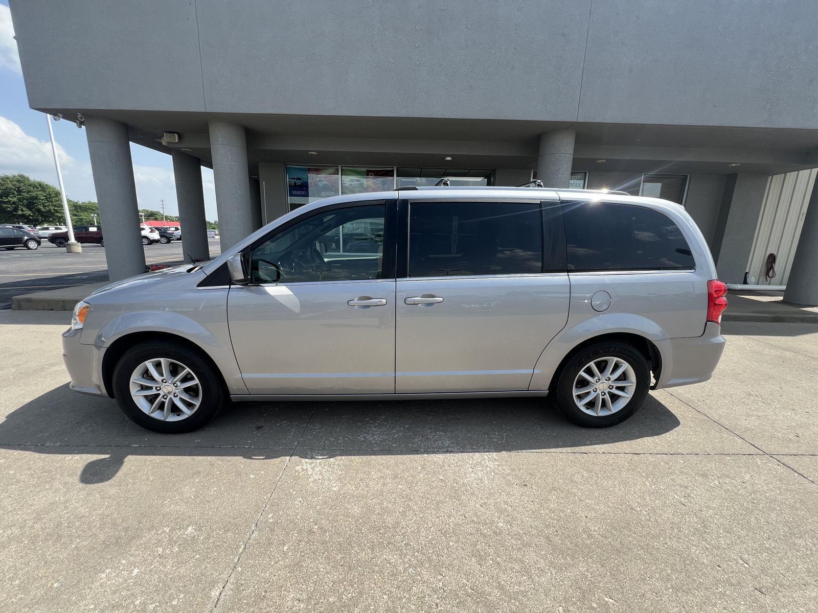 Used 2019 Dodge Grand Caravan SXT with VIN 2C4RDGCG3KR591334 for sale in Arkansas City, KS