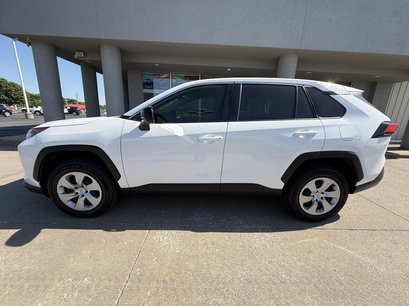 Used 2022 Toyota RAV4 LE with VIN 2T3H1RFV8NW217838 for sale in Arkansas City, KS